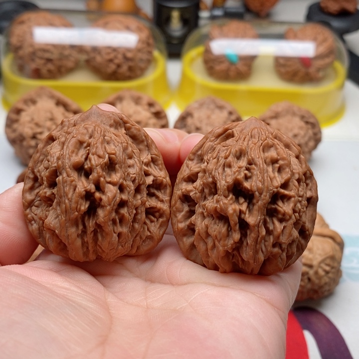 文玩核桃吊坠42麦虎