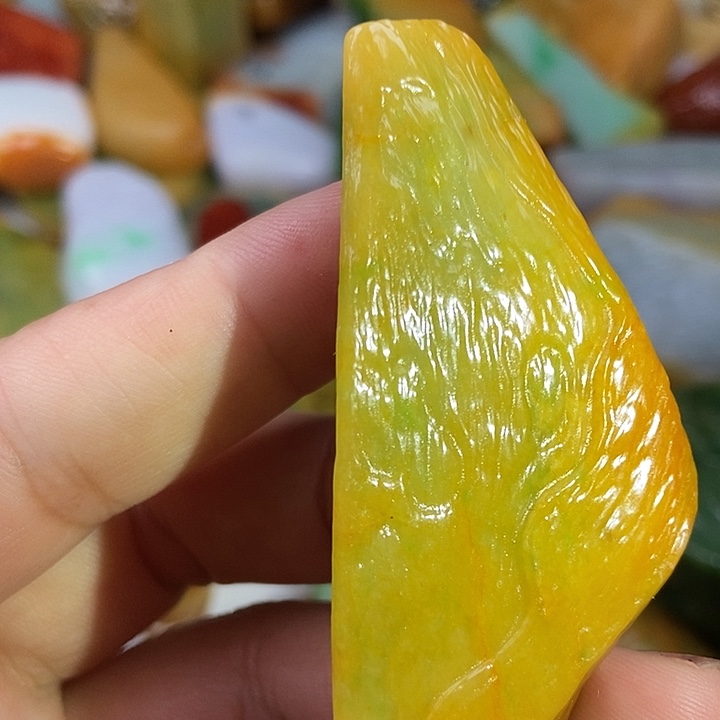 翡翠未镶嵌颈饰缅甸