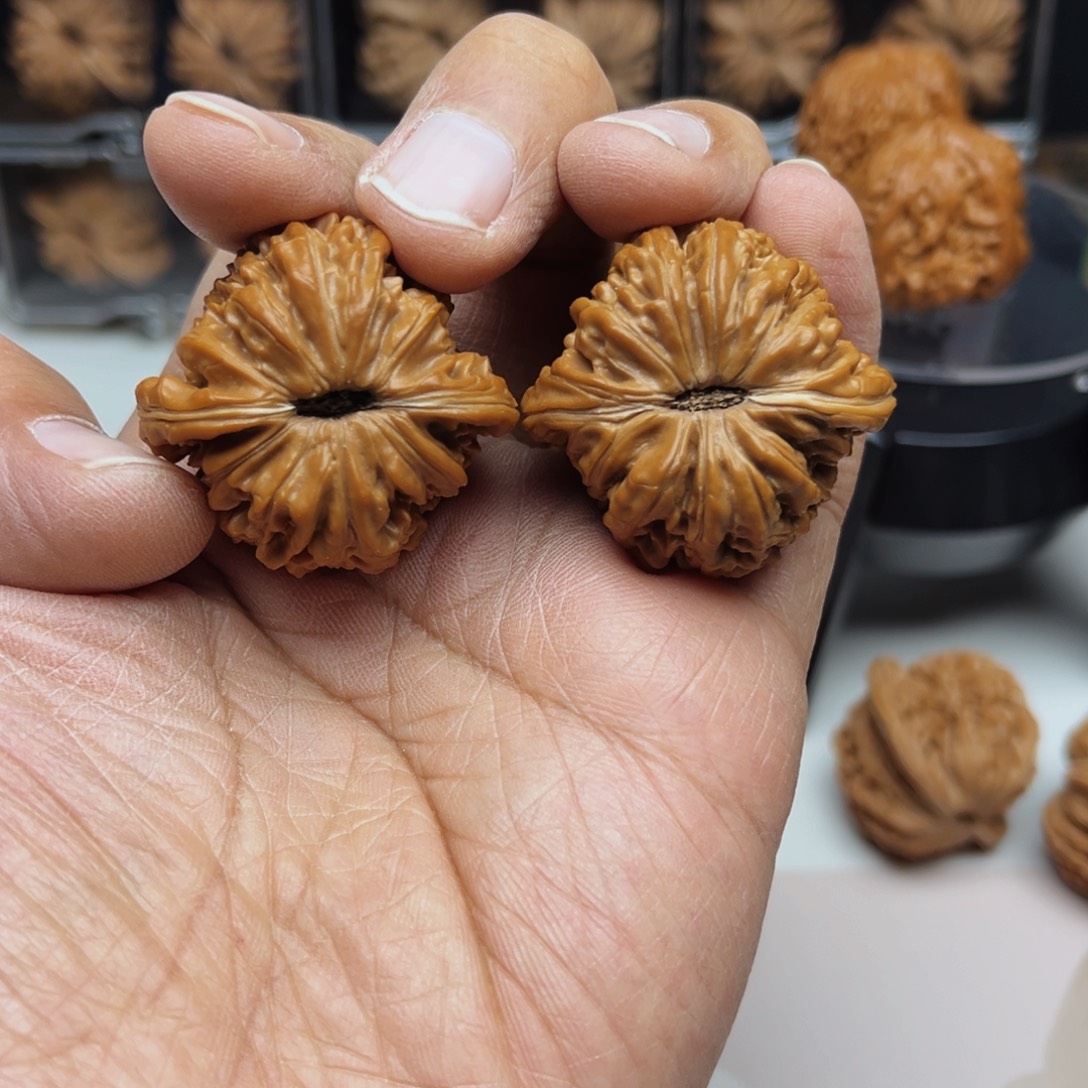 心***咒文玩核桃吊坠汉高楼