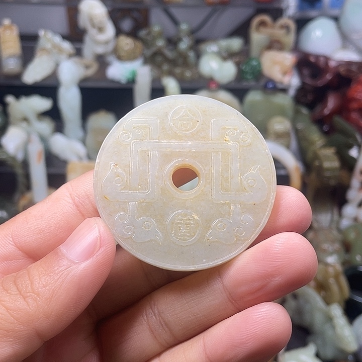 和田玉（糖玉）未镶嵌颈饰