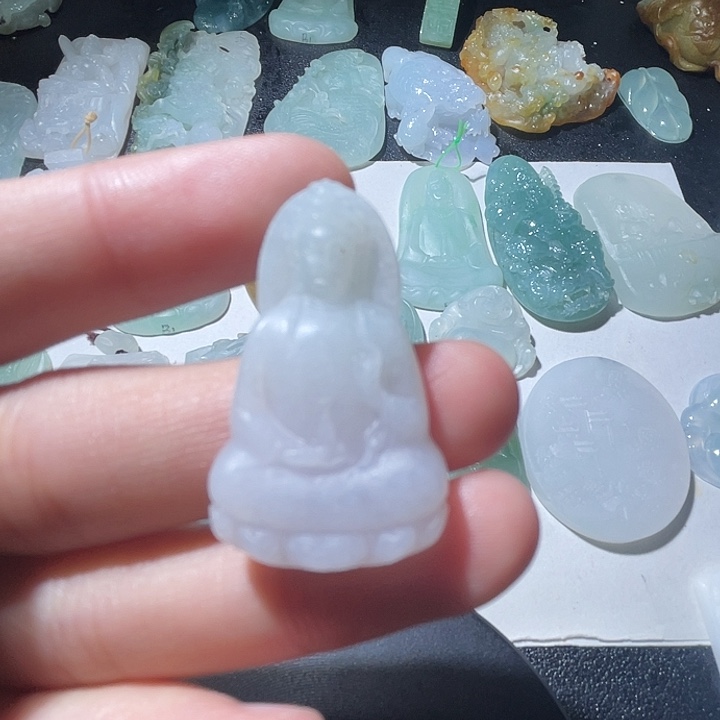 未镶嵌定制翡翠观音