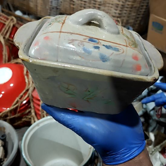 绿泥盘子碗茶壶啥都有