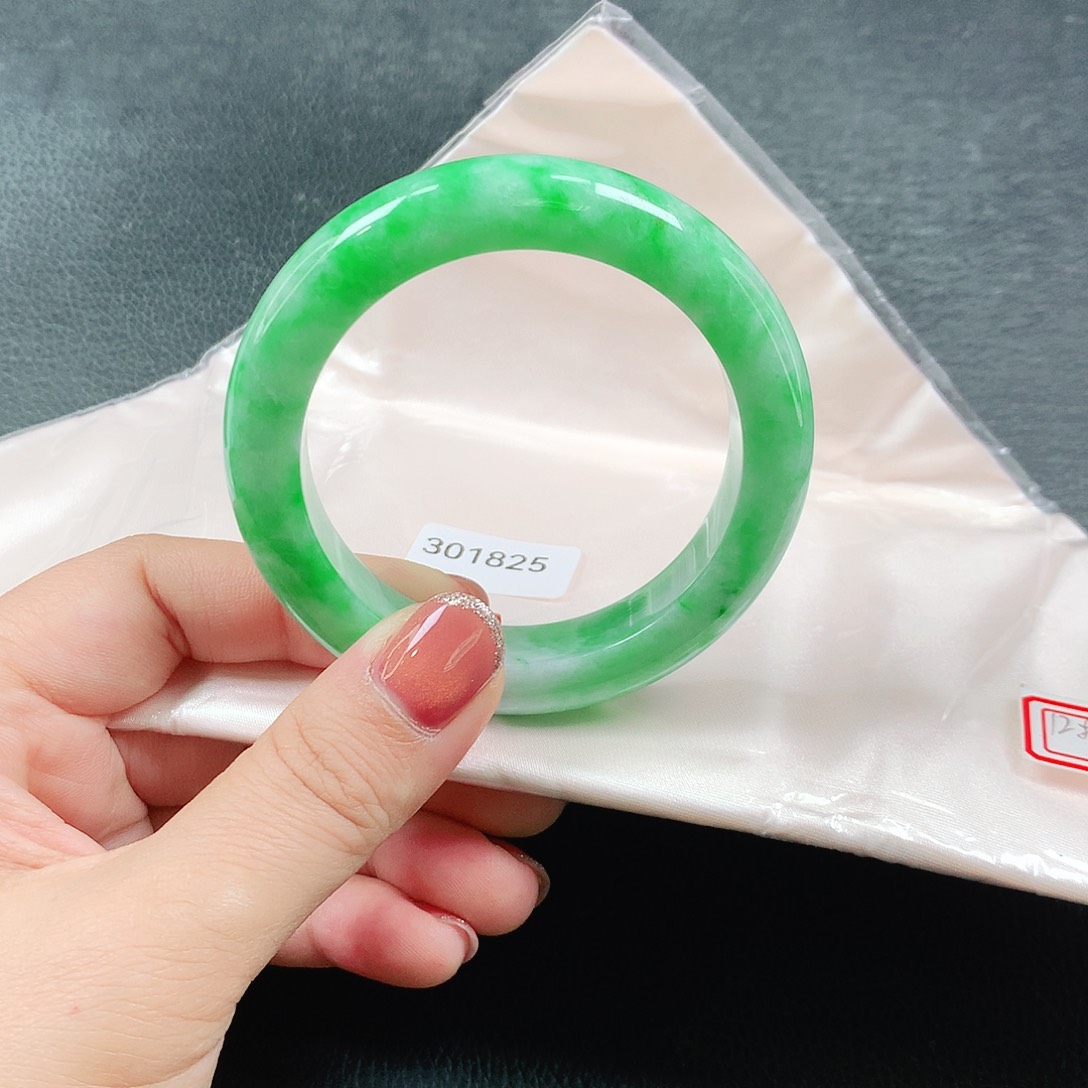 春***你翡翠未镶嵌手镯03