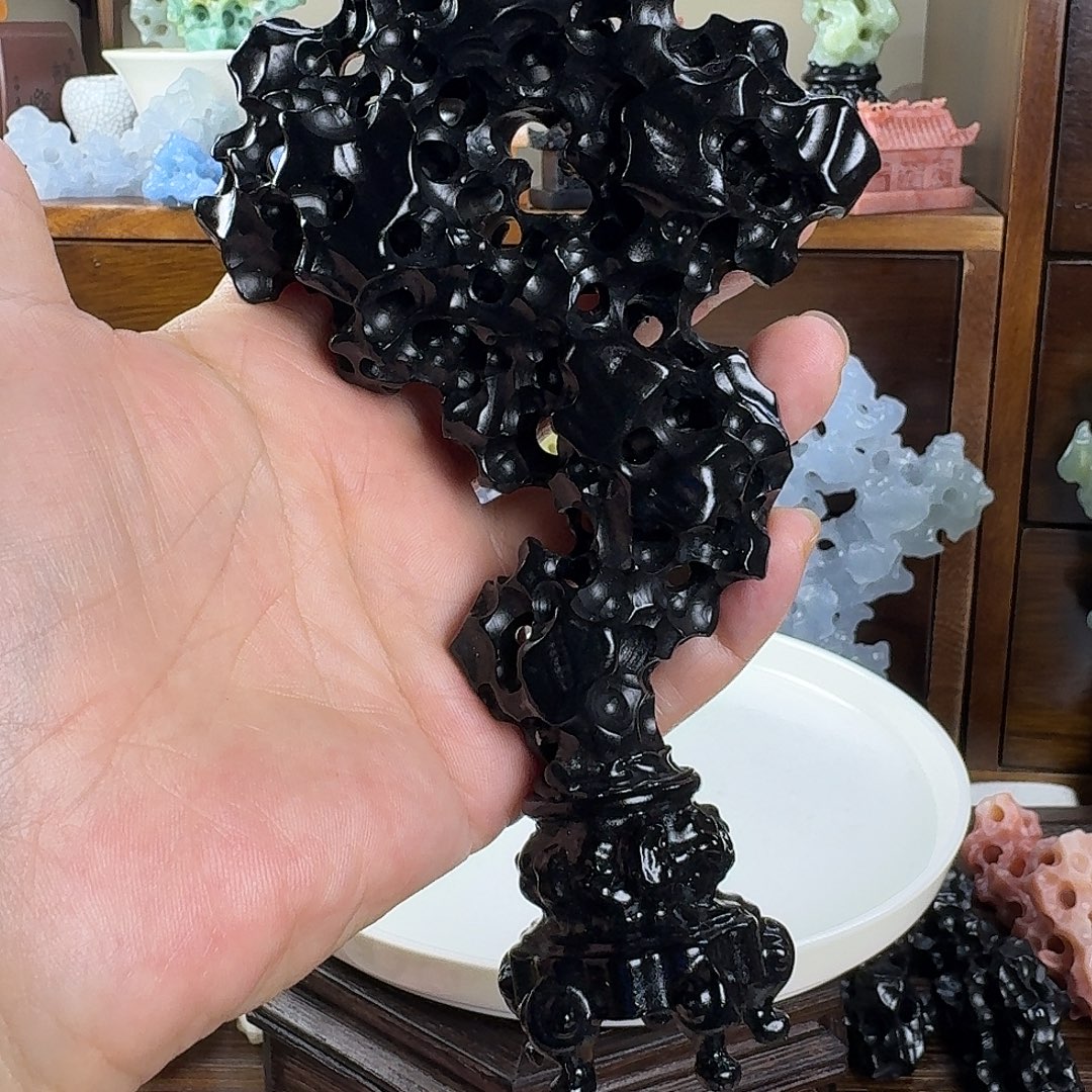 游****辽宁石墨晶黑大山子