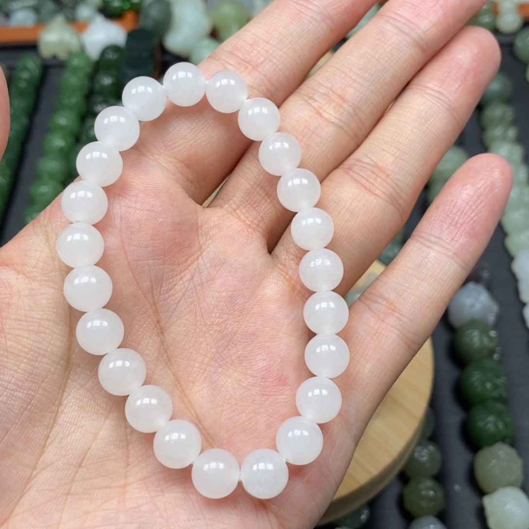 小***椒和田玉未镶嵌颈饰