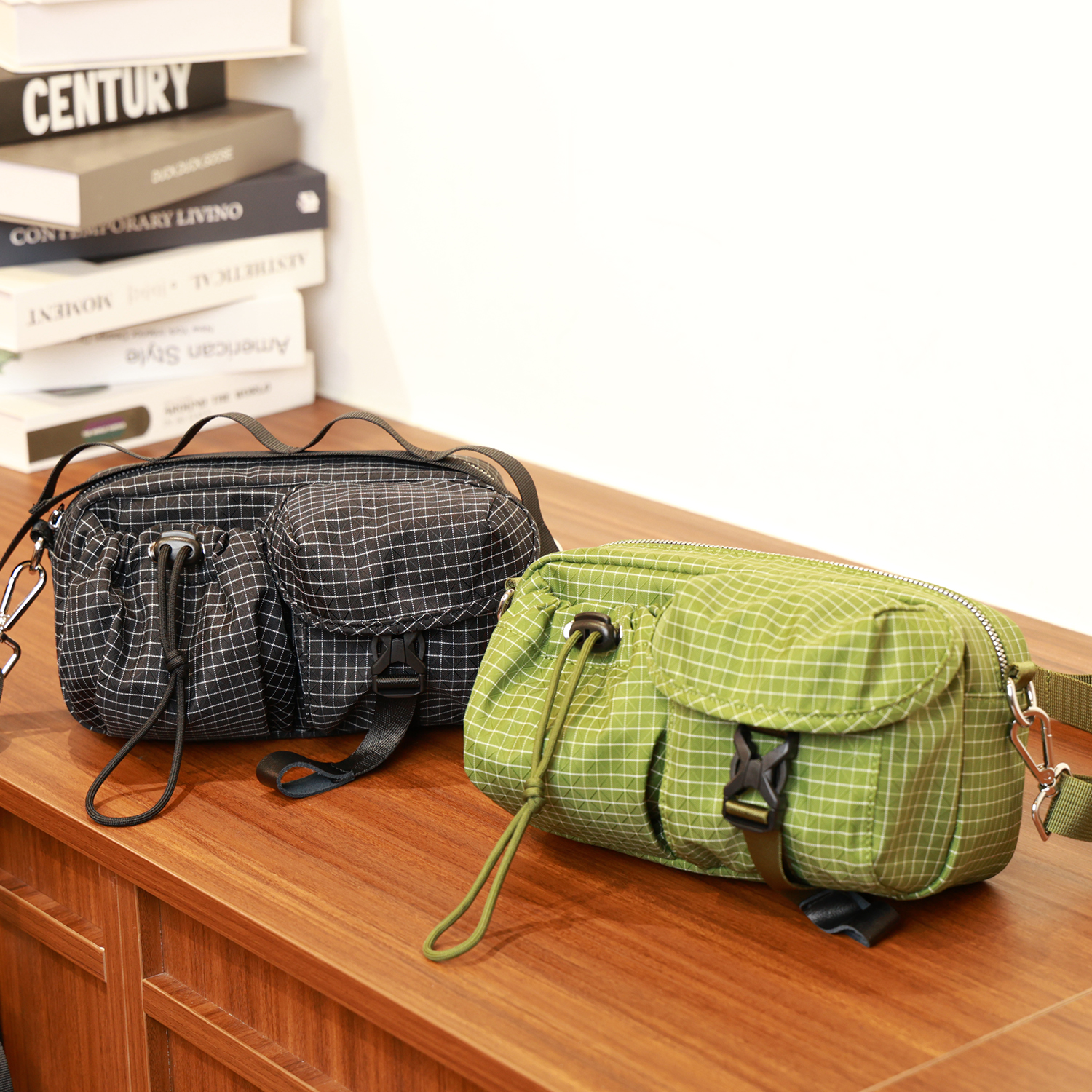 2025新款原创户外防水尼龙斜挎包通勤旅行包男女通用款单肩包