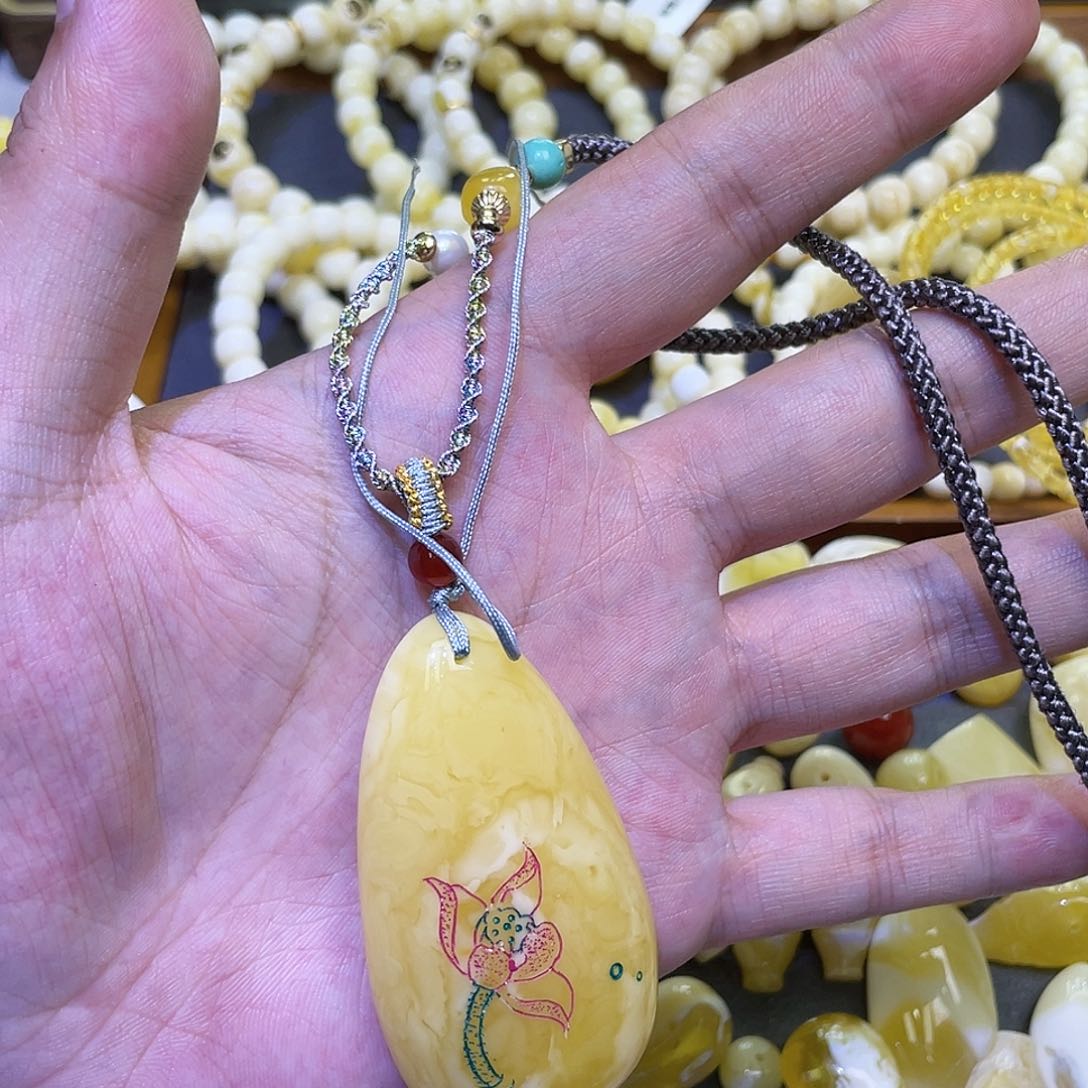 蜜蜡吊坠(赠链)未镶嵌18.5k白花妖花荷花水滴