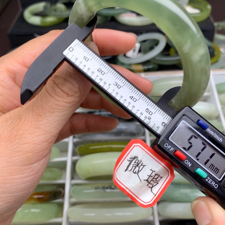 蛇纹石玉未镶嵌手镯692