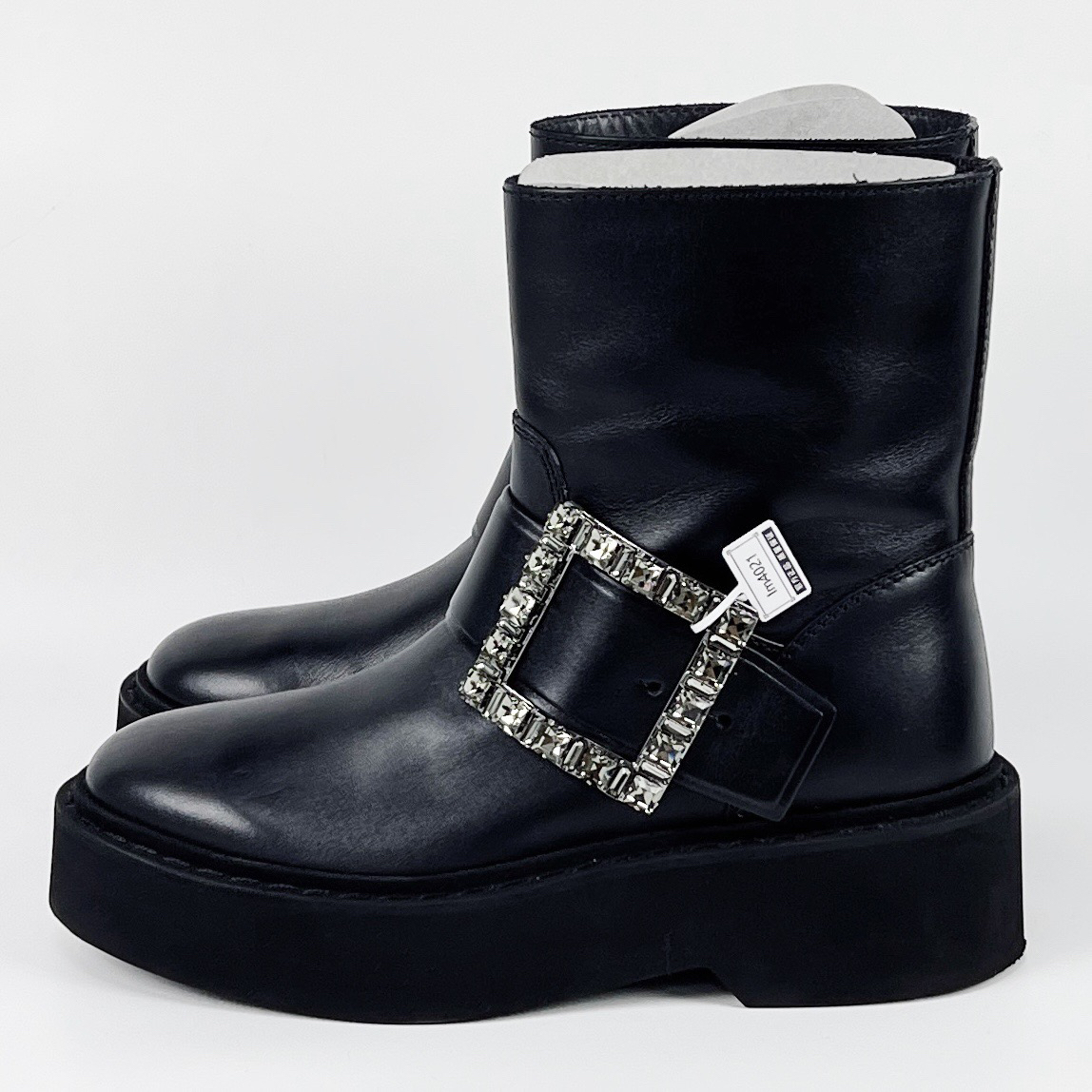 95新 Roger Vivier/罗杰·维威耶 36码女士黑色钻扣短筒靴 lm4021