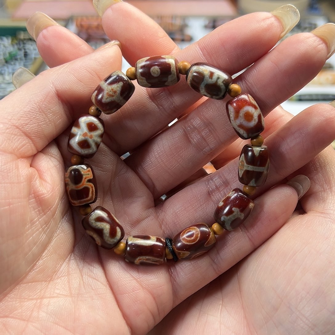 玛瑙/玉髓未镶嵌珠宝半成品老矿料多宝手串