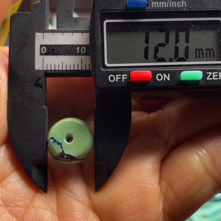 绿松石颈饰未镶嵌