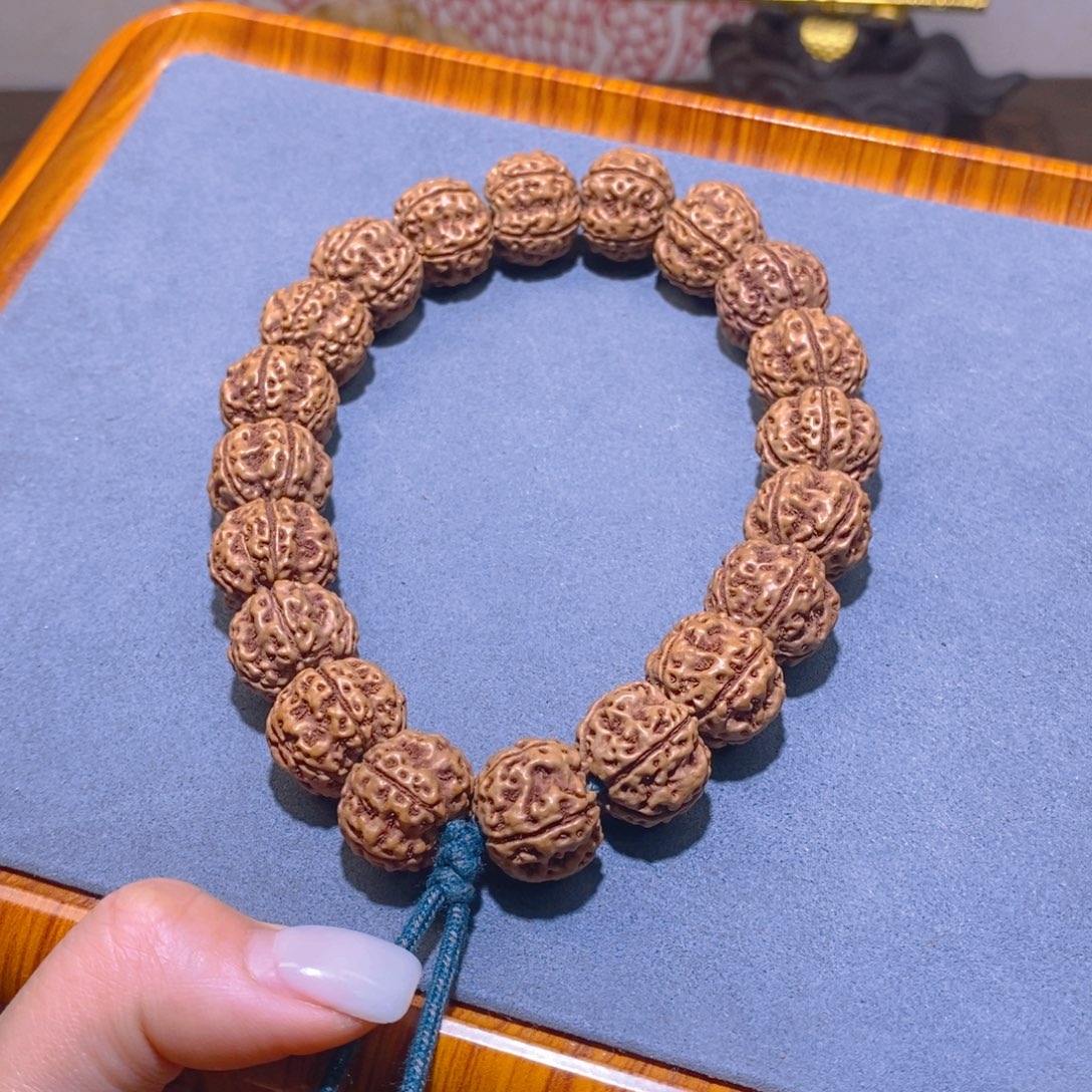 金刚菩提手串凹梅17