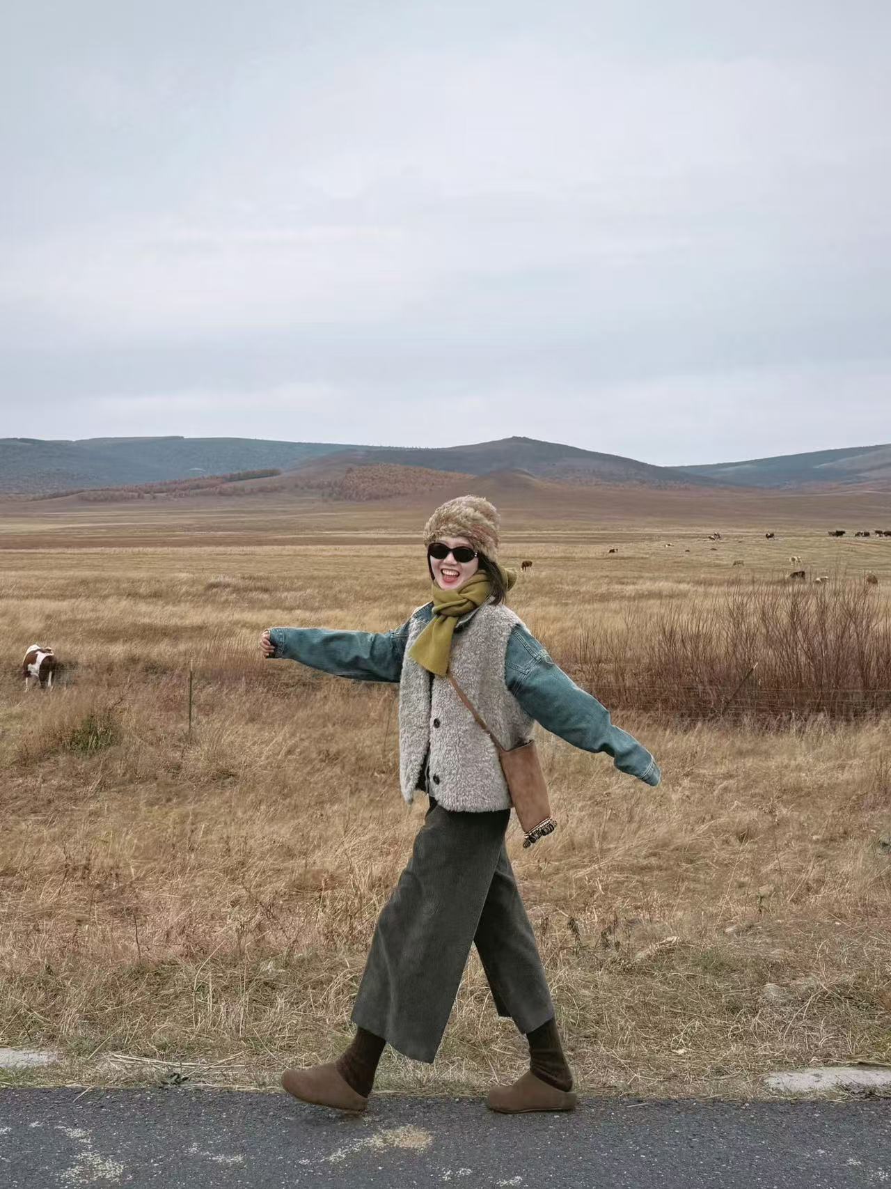 2025秋季新款韩系气质减龄毛毛马甲外套复古牛仔衬衫阔腿裤三件套