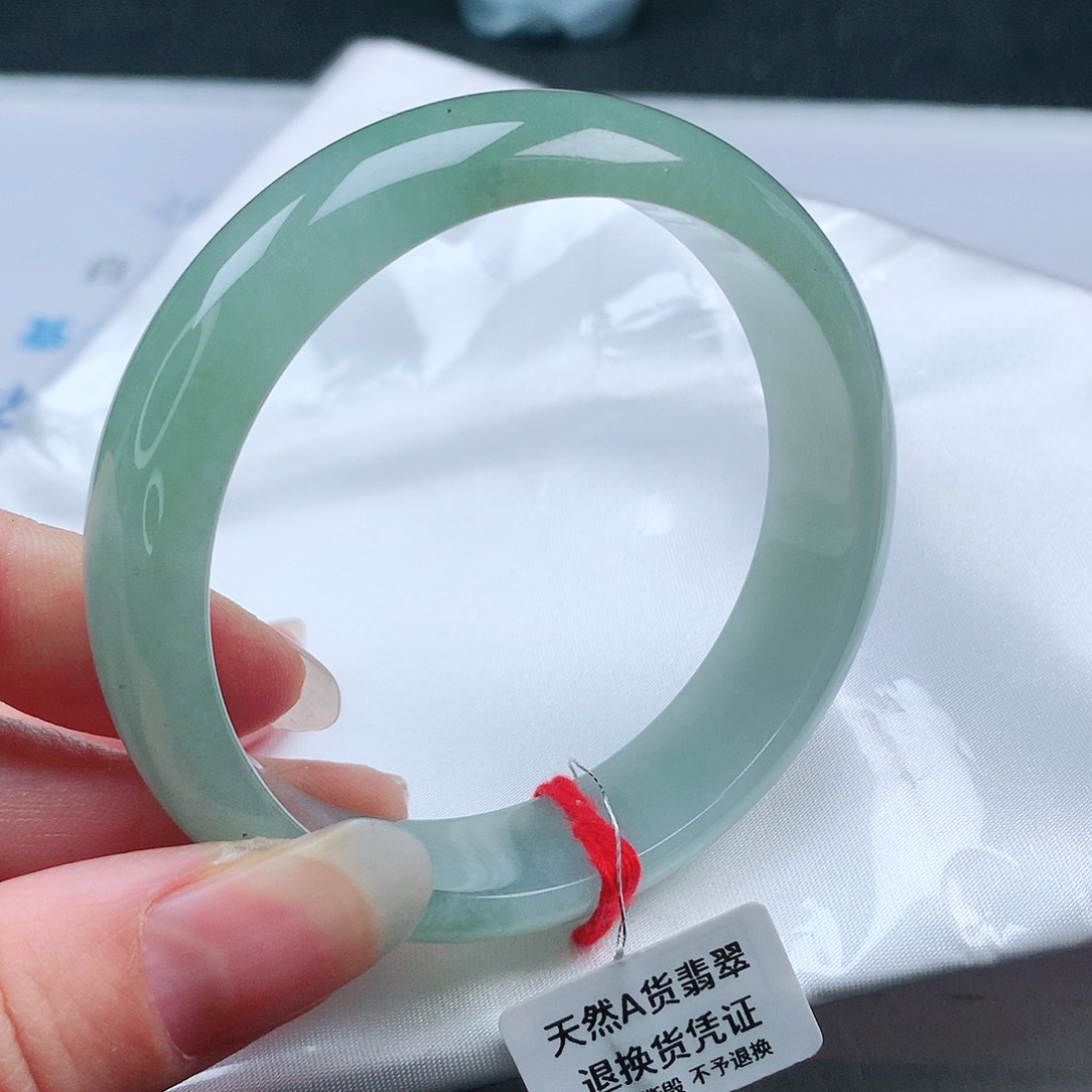 翡翠手镯未镶嵌57圈