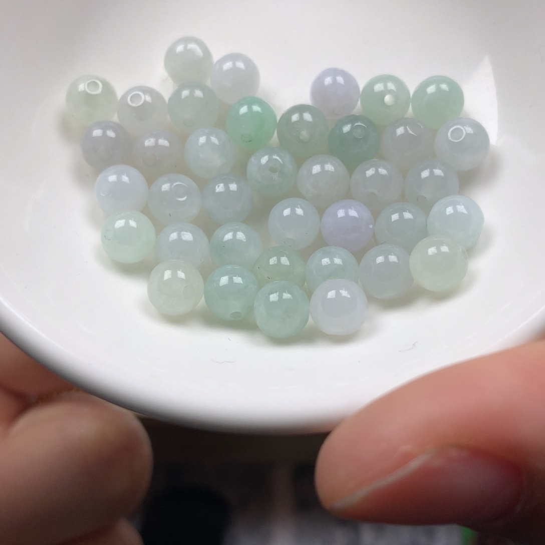 翡翠颈饰未镶嵌卡5➕。，35➕3颗。单圈 