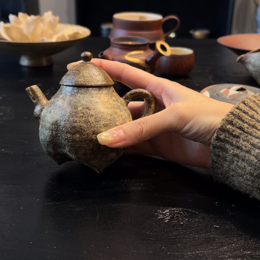 是***呀陶瓷。      陶瓷。     