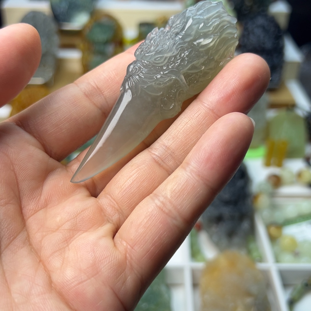 蛇纹石玉未镶嵌颈饰