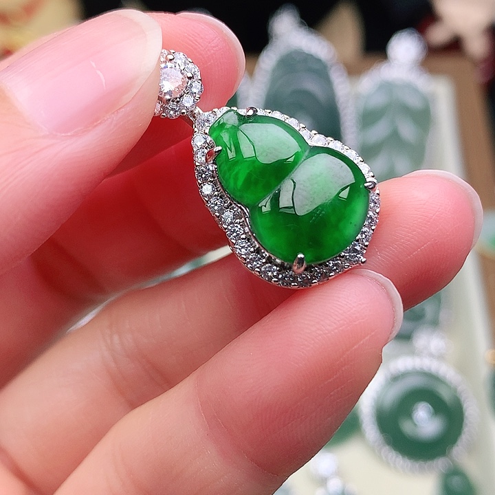 颈饰未镶嵌翡翠吊坠