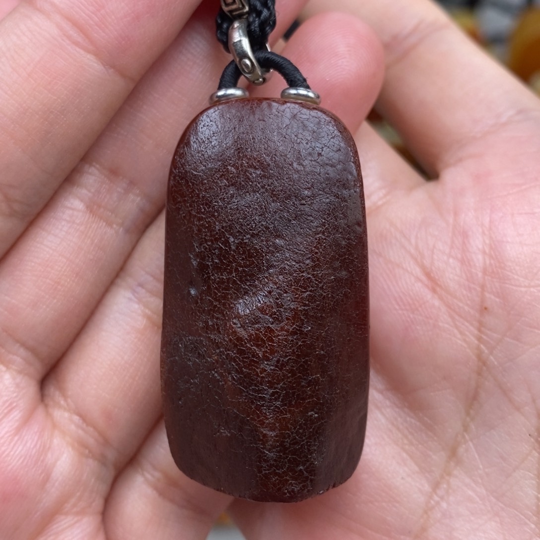 未镶嵌琥珀珠宝奇石