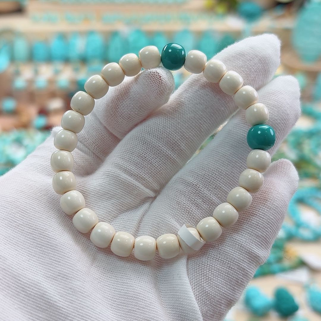 绿松石未镶嵌珠宝奇石泡油