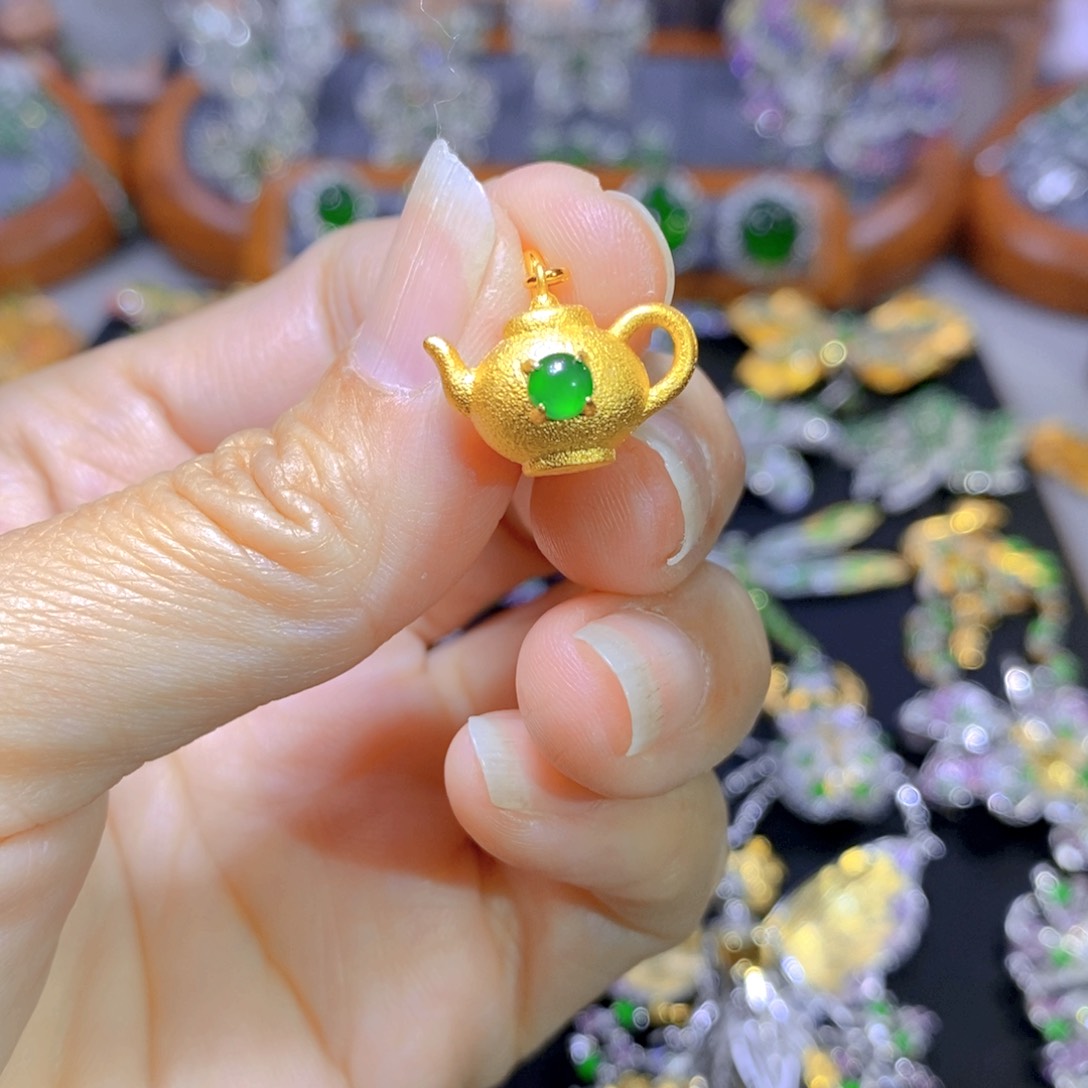 翡翠颈饰银S925镶嵌天然翡翠