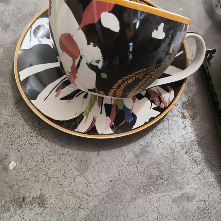 陶瓷盘子碗啥都有