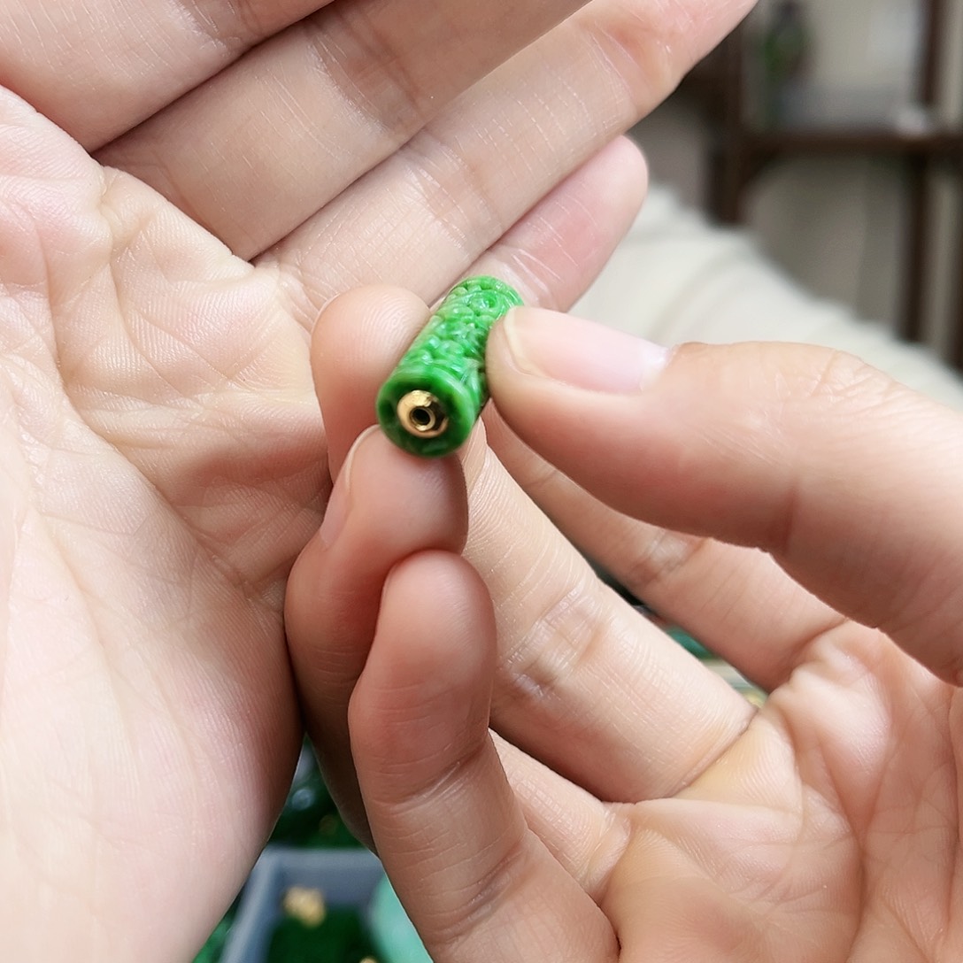 翡翠颈饰18K金镶嵌吊坠