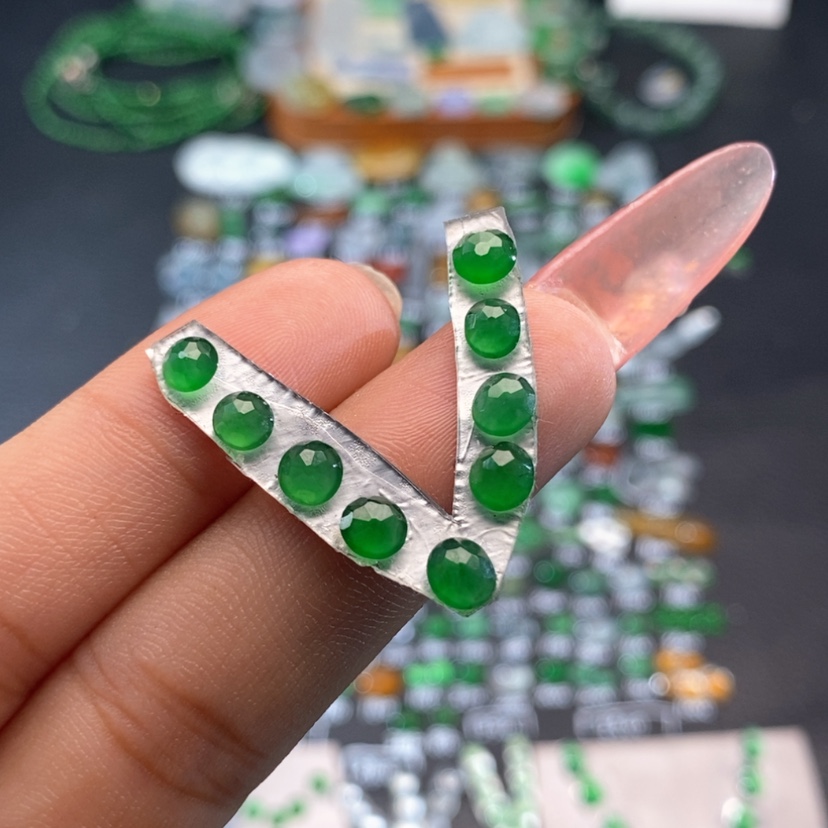 【闪购商品】翡翠挂件未镶嵌切割