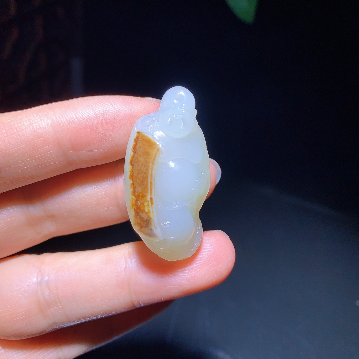 和田玉红皮籽料佛公～17.9克