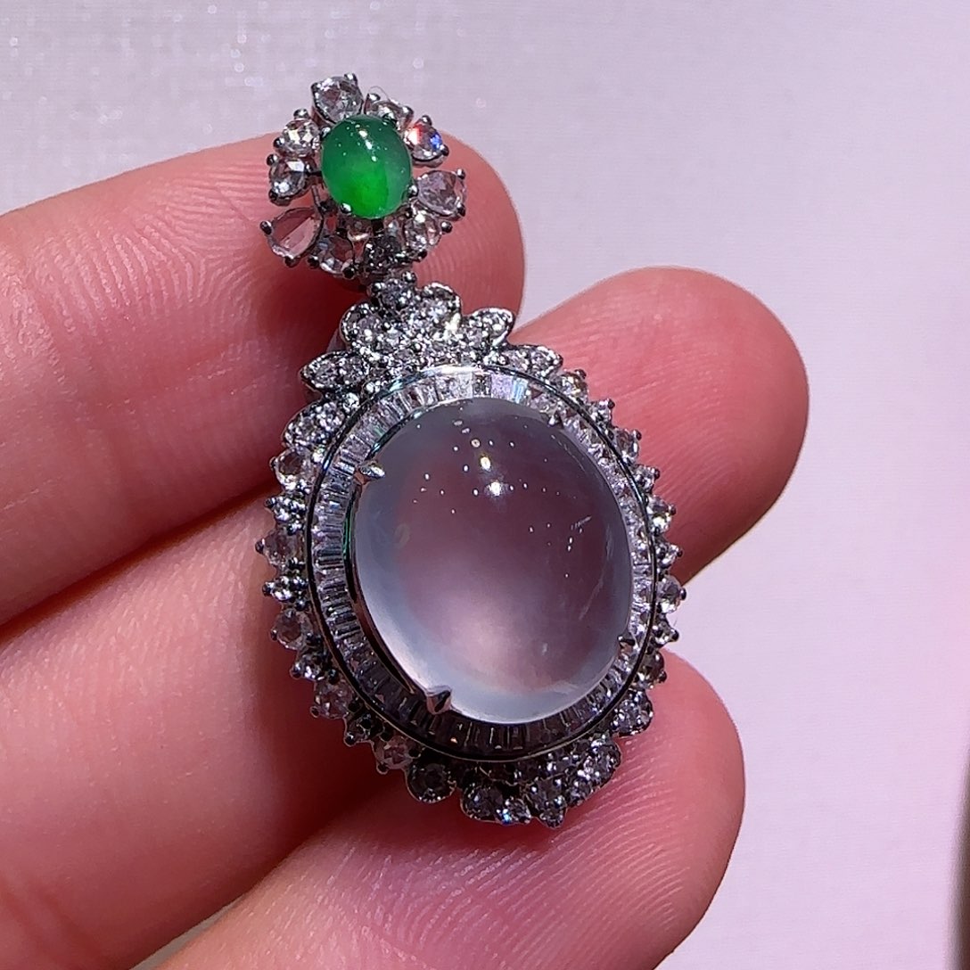 翡翠颈饰18K金镶嵌吊坠