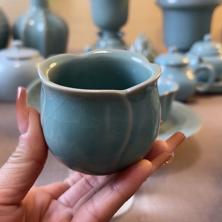 瓷片花口杯一一一一一一