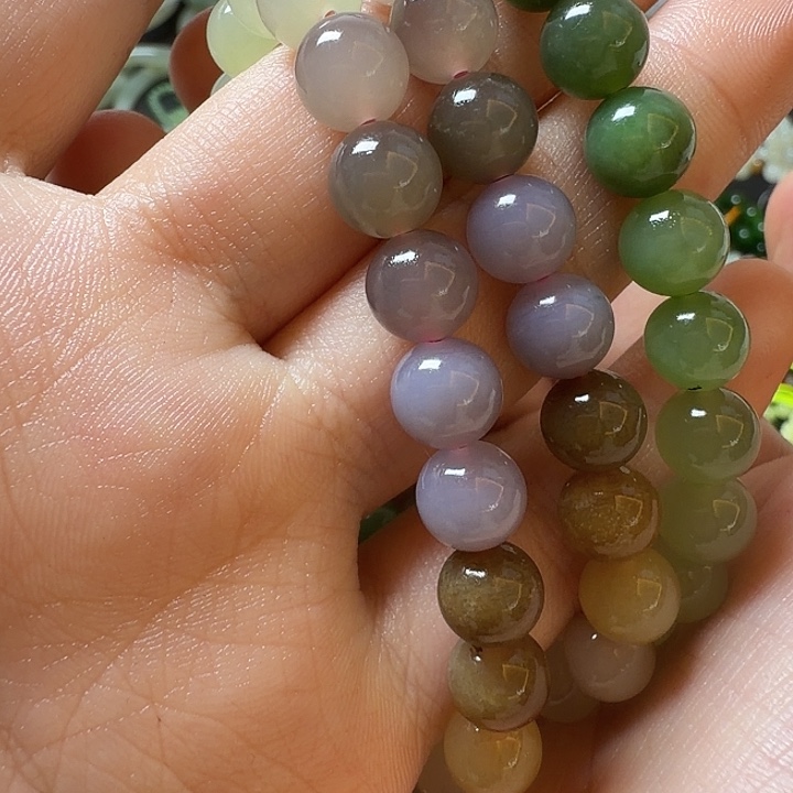 用***儿和田玉未镶嵌手链