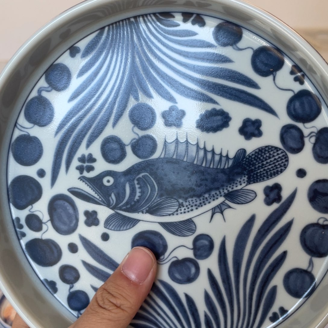 瓷片景德镇青花鱼藻纹大壶承