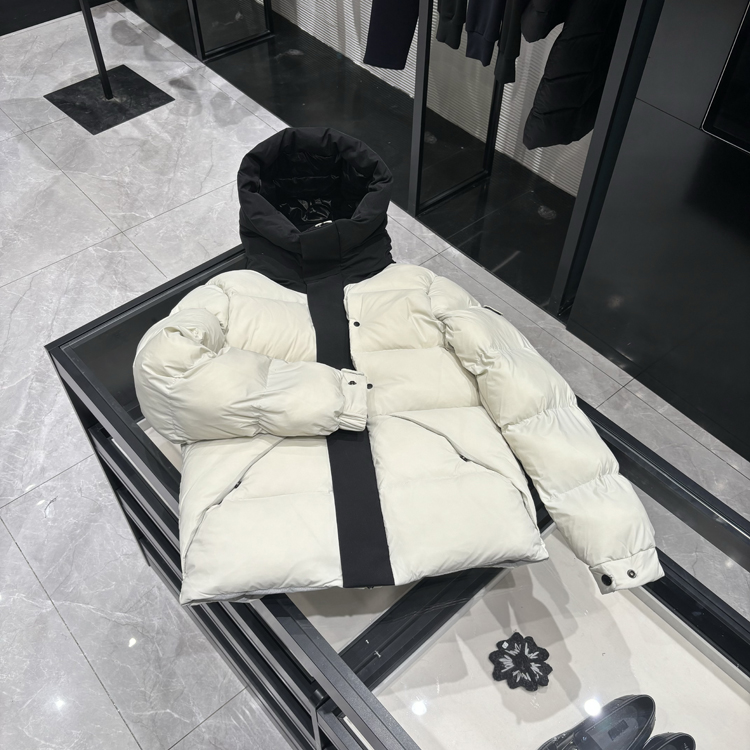 25年秋冬新款 门襟浮雕字母时尚撞色领拼接面包羽绒服-8817