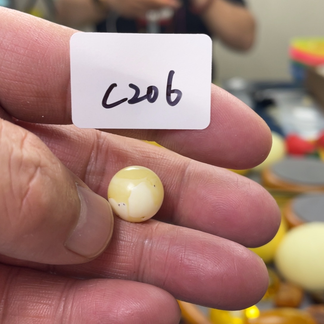 手链琥珀未镶嵌多样性发，发其中一件