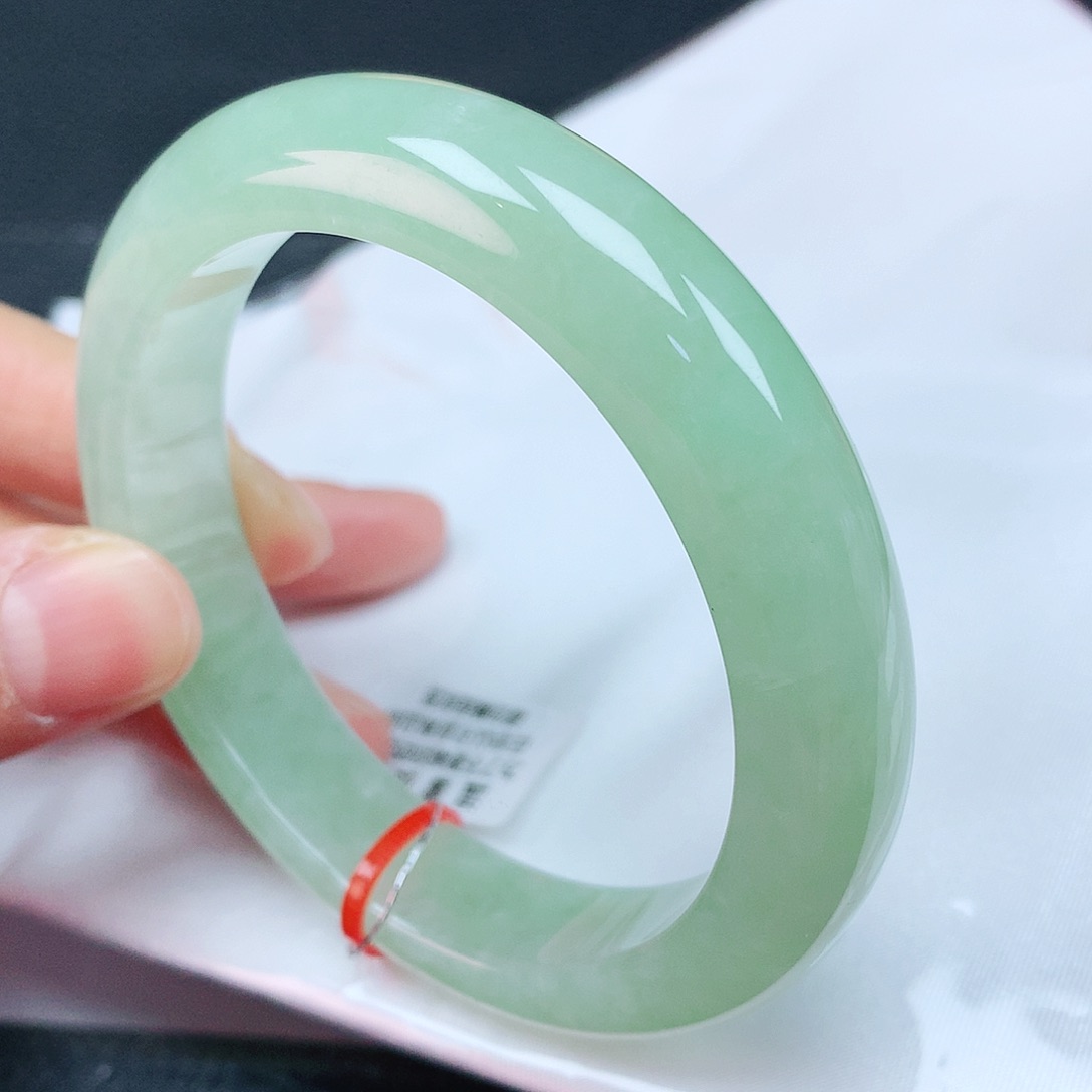 翡翠手镯未镶嵌55+圈