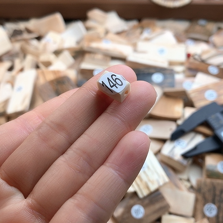 泥塑不打孔联系客服