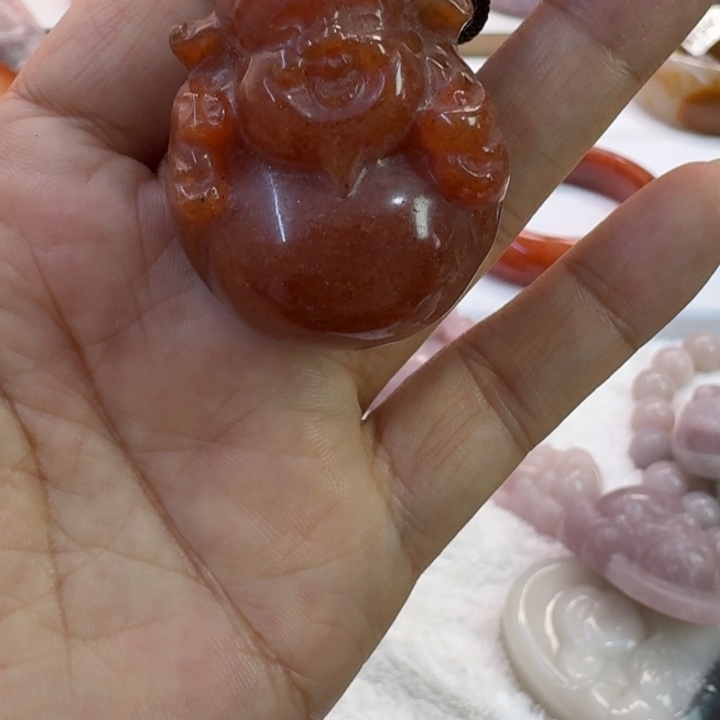 石英岩玉未镶嵌手镯