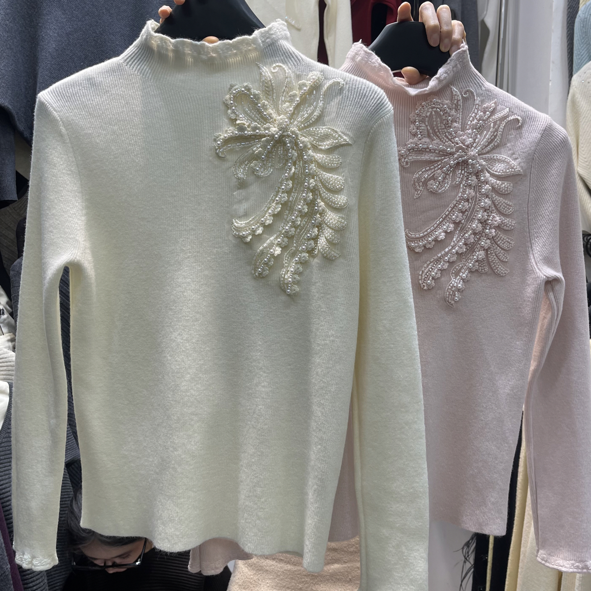 法式蕾丝花边针织衫女秋冬修身显瘦百搭内搭长袖上衣