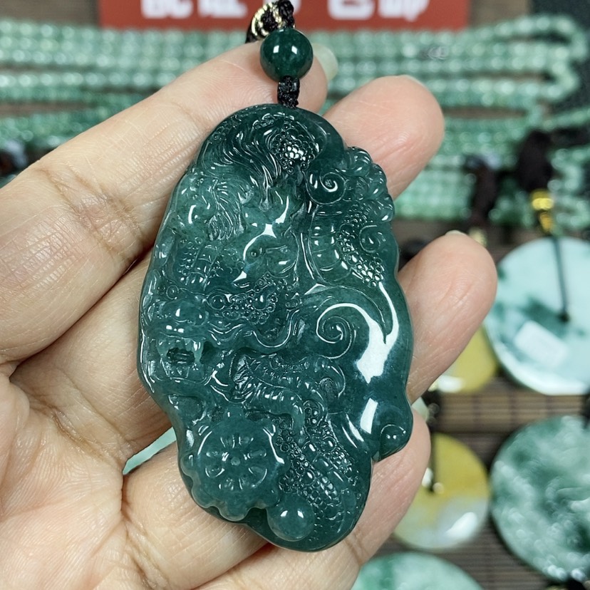 【闪购商品】翡翠颈饰未镶嵌玉吊坠翡翠玉随性龙牌