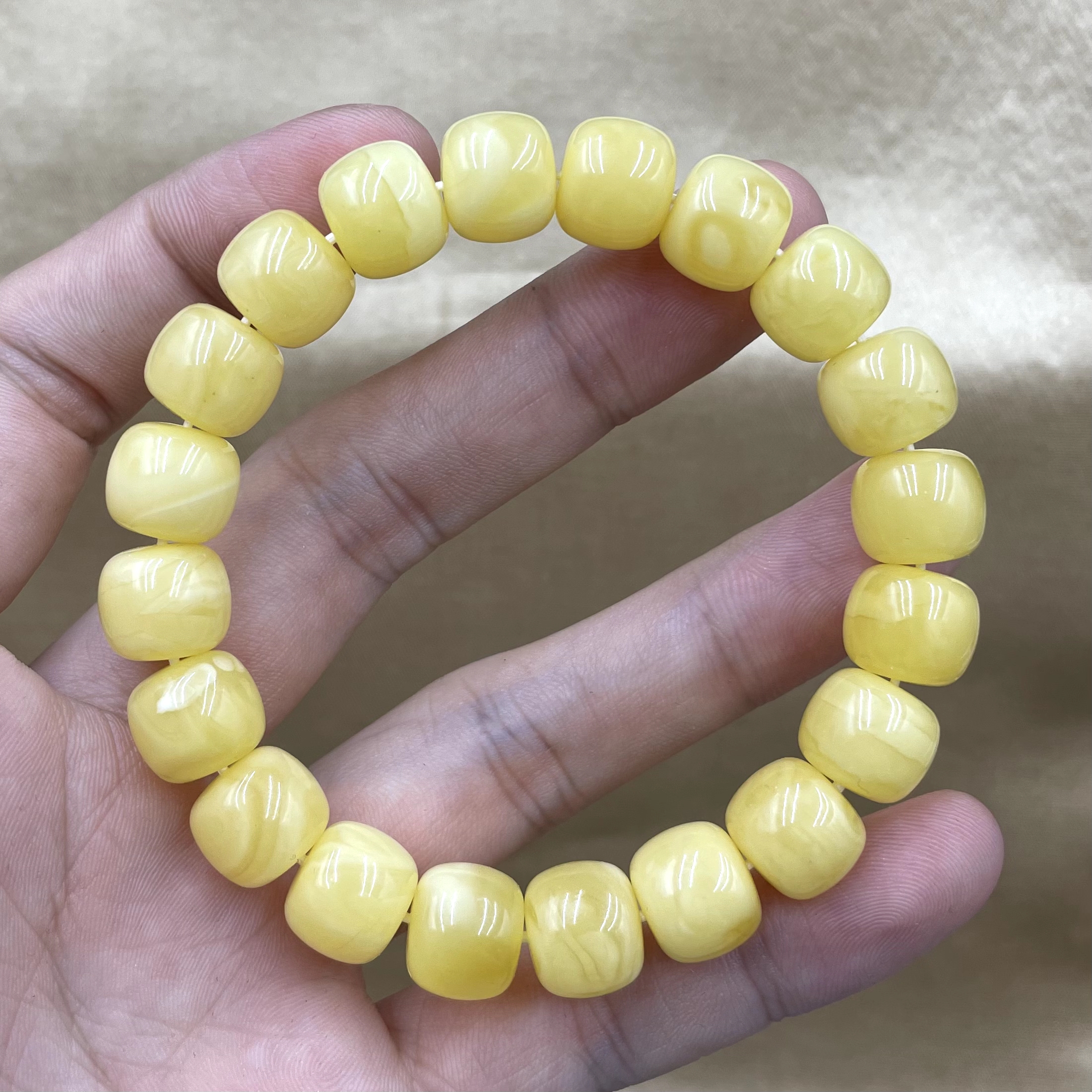 天然俄料琥珀蜜蜡-老型同料手串尺寸12×10蜡质饱满颜色十分诱人