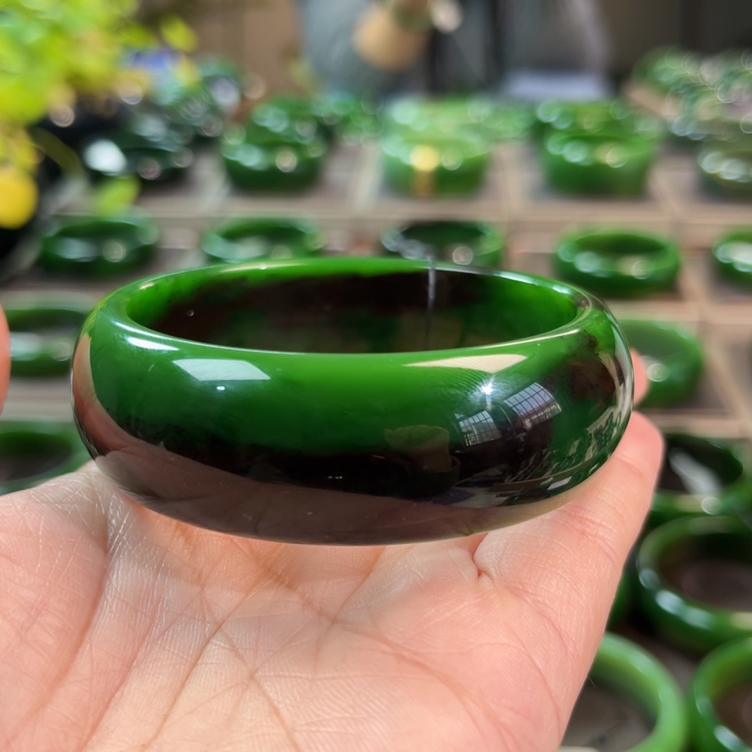 未镶嵌手镯和田玉（碧玉）