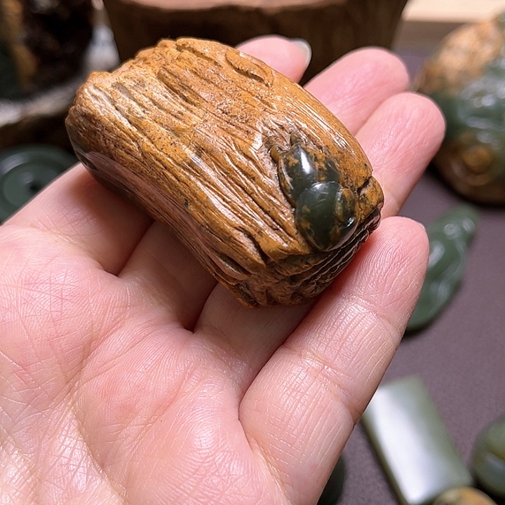 岫岩河磨玉（透闪石质玉）手绳未镶嵌最*