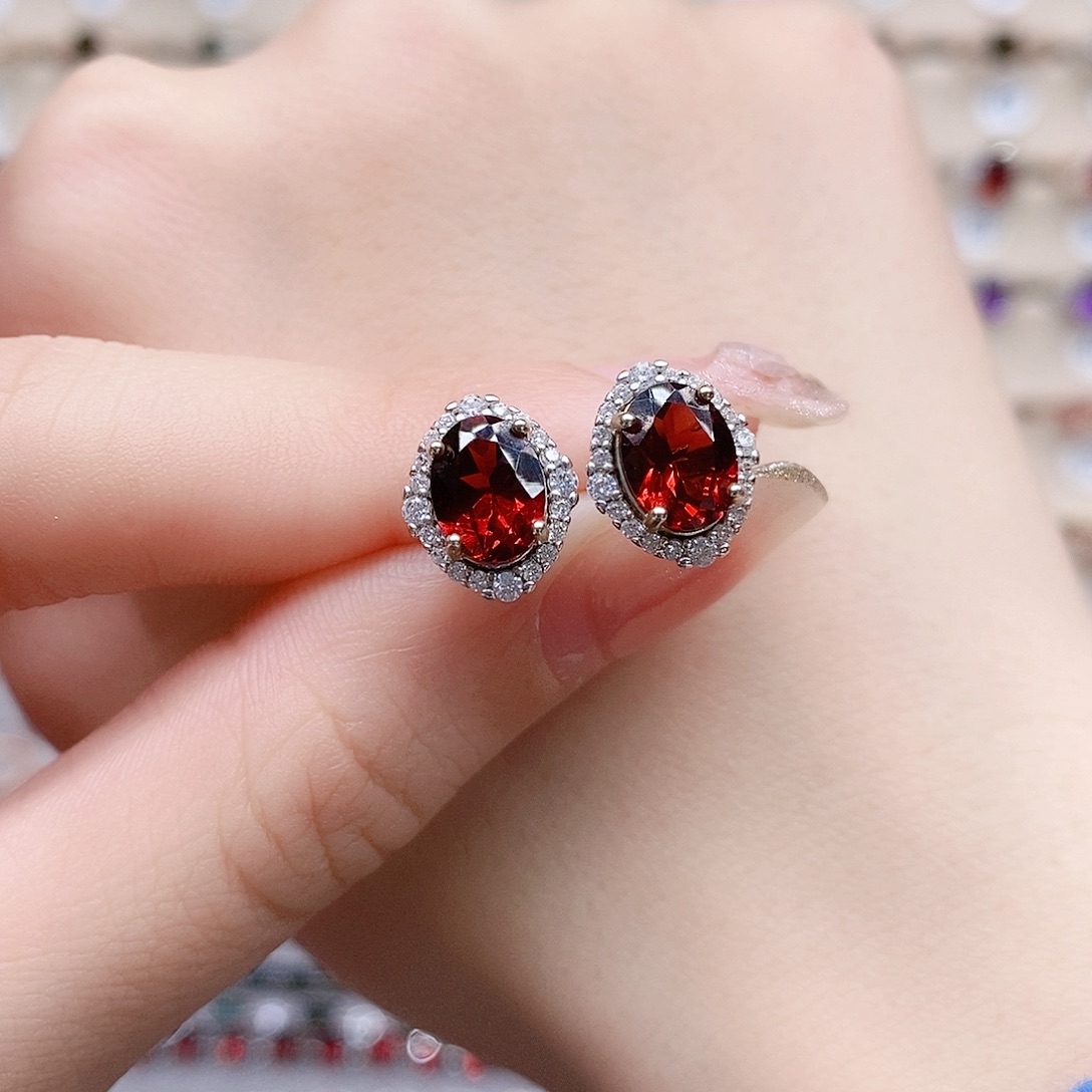 石榴石耳钉银S925镶嵌耳钉