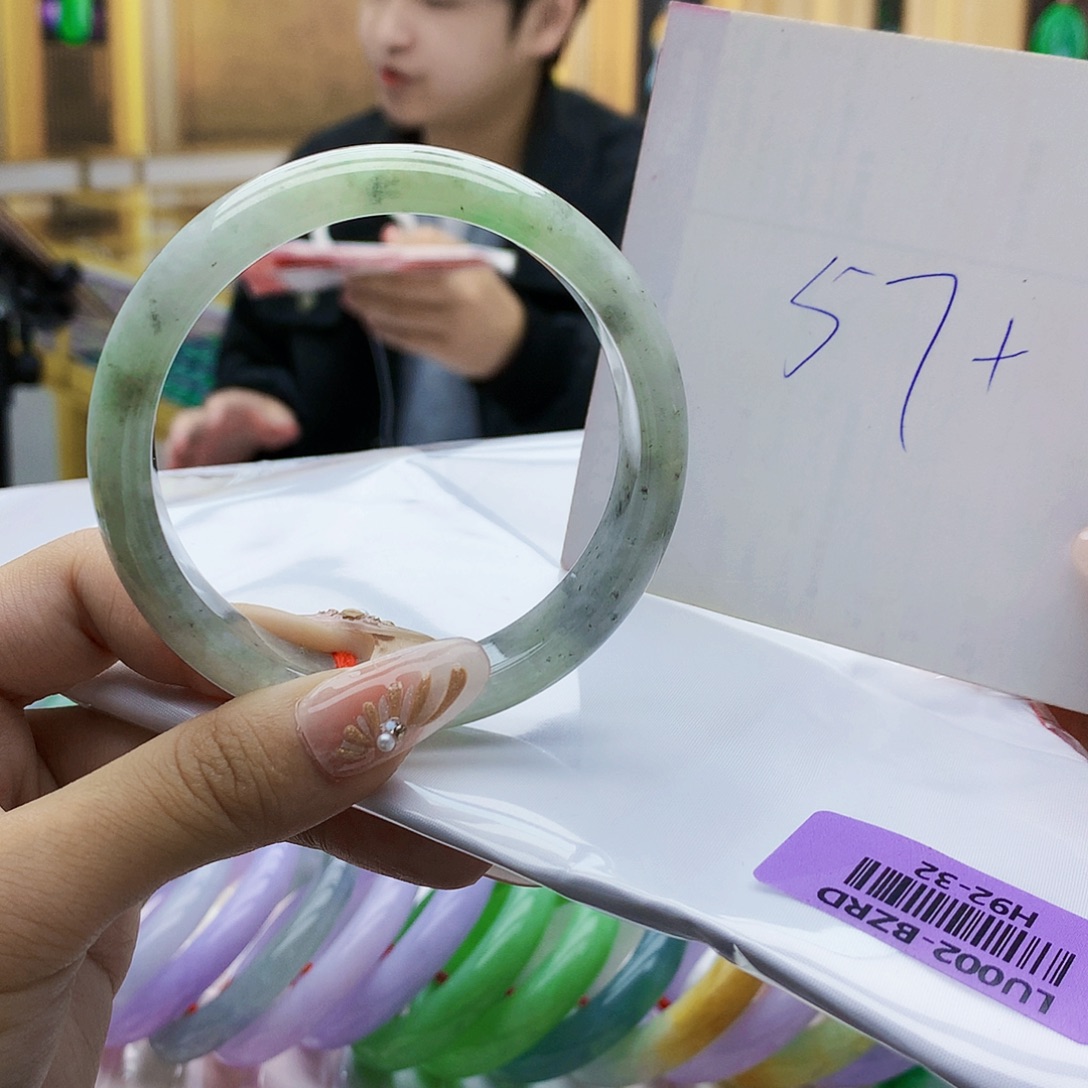 翡翠未镶嵌手镯hh