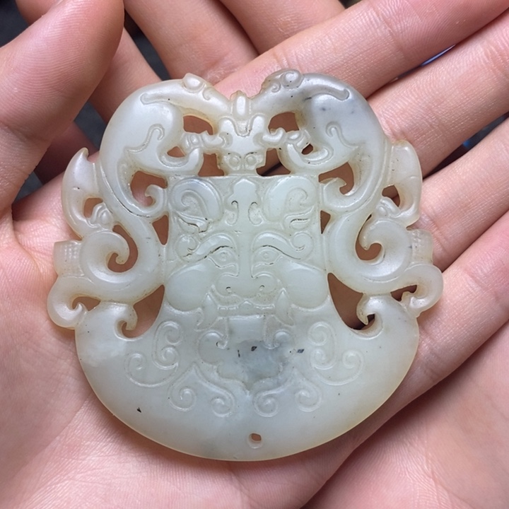 和田玉未镶嵌把件