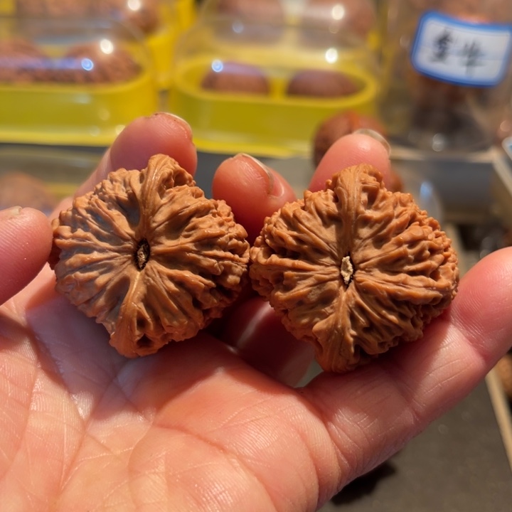 文玩核桃把件全品南疆石40