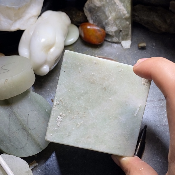 透闪石质玉未镶嵌珠宝半成品