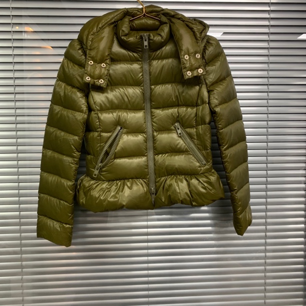 99新 Valentino/华伦天奴 连帽短款羽绒服/40码/D02167