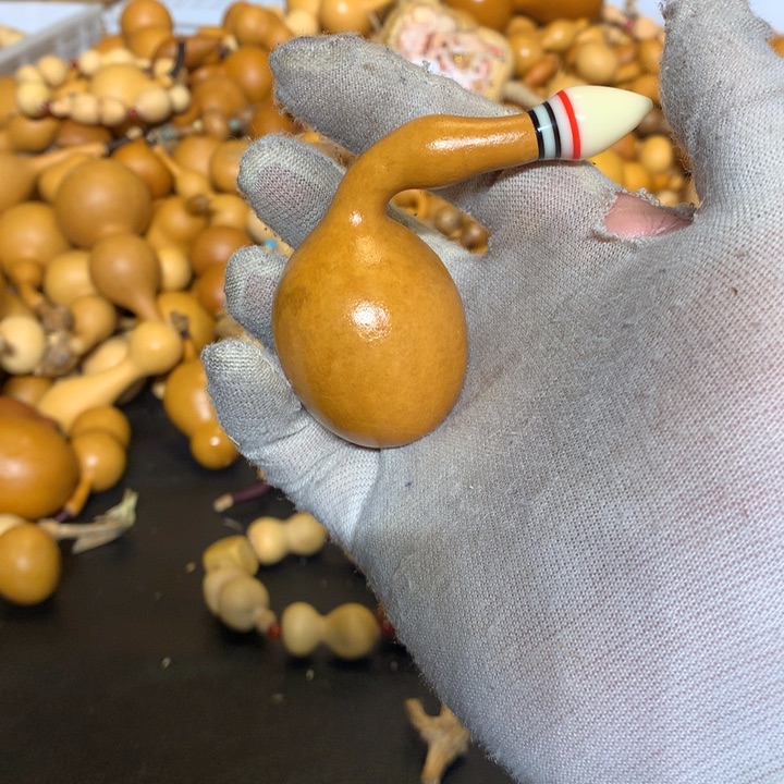 八宝豆和虾等食材混合搅拌至均匀